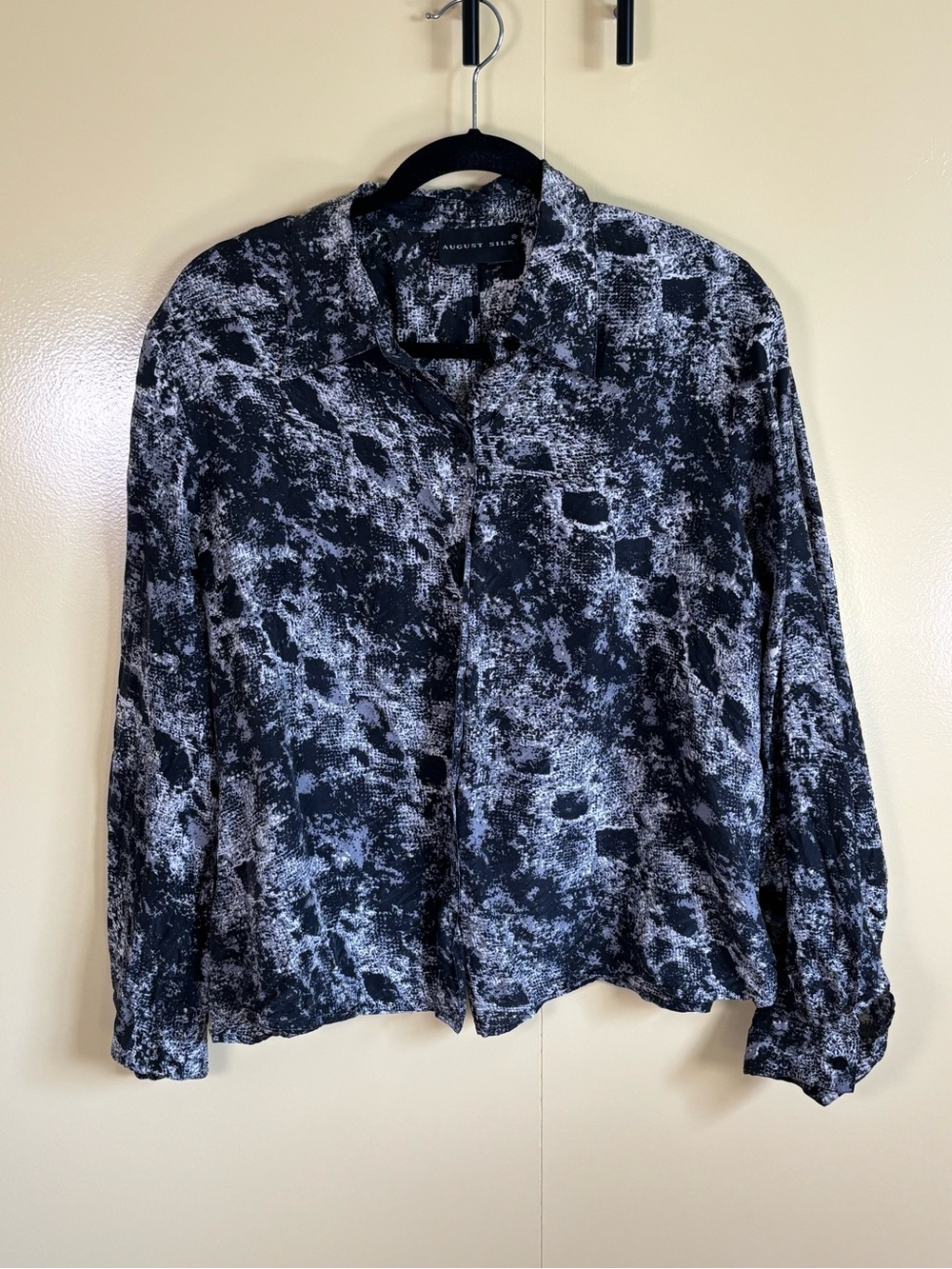 august silk Black & White Abstract Lightweight button Shirt - 100% Silk Vintage